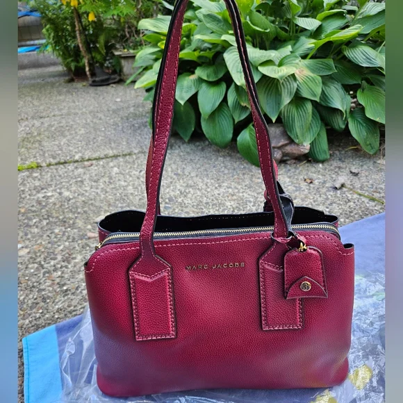 Marc Jacobs The Editor Tote Bag Pebbled Leather Tailored Oversized Cabernet NWT - Picture 2 of 16